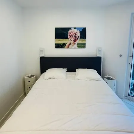 Design & Luxe En Bord De Mer A Golfe Juan - 2 - Wifi - Climatisation - Terrasse - 5 Min De Cannes Apartment Vallauris